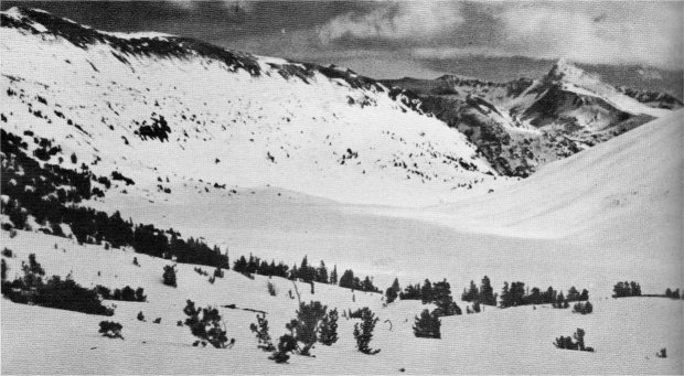 SADDLEBAGS LAKE, FROZEN, MOUNT DANA IN DISTANCE