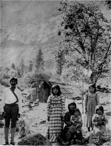 At the old Indian village about 1905, Yosemite Valley. Bridgeport Tom, Maimie, Leona, baby Agnes (Castro), Ida and Lillian.