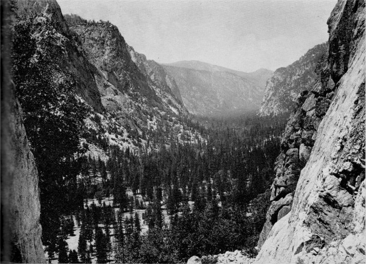 A similar view down the Kings River Canyon showing its pronounced Yosemite-like character. By J. N. LeConte