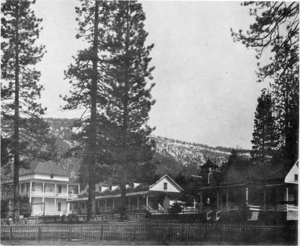 Wawona Hotel about 1890