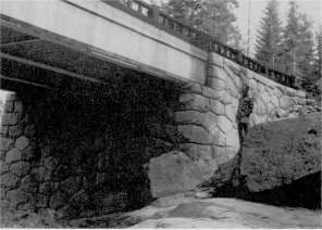 Illustration 159. South Fork of the Tuolumne River bridge abutment. Photo by Robert C. Pavlik, 1985