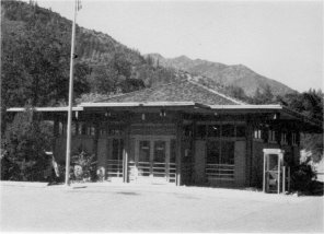 Illustration 262. El Portal post office. Photos by Robert C. Pavlik, 1985